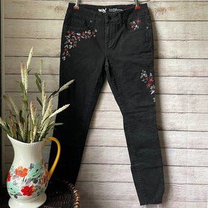 Mossimo Curvy Skinny Jeans   KA10-12